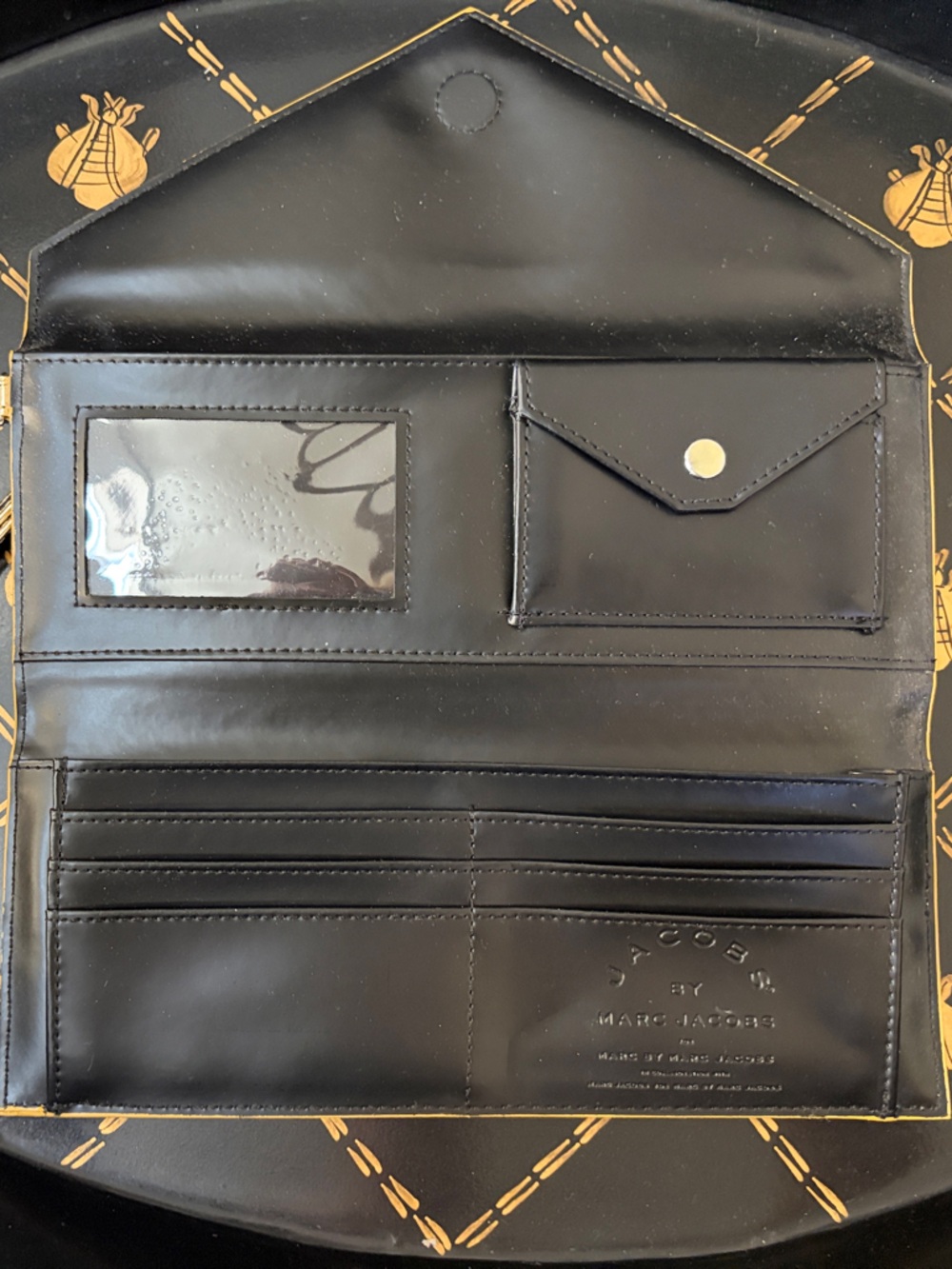 Marc Jacobs Black and Gold Logo Envelope Wallet/Clutch never used - Picture 3 of 4